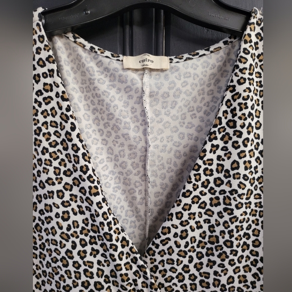 Entro Leopard Print Tunic - Picture 5 of 5
